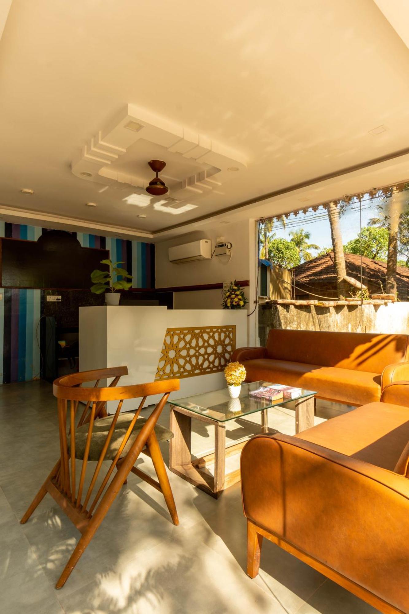 Lotus Feet Beach Resort Morjim Buitenkant foto